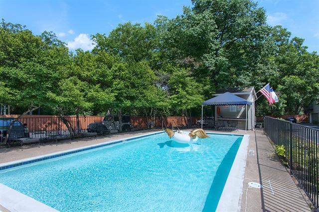 Building Photo - 7450 Holly Hill Dr