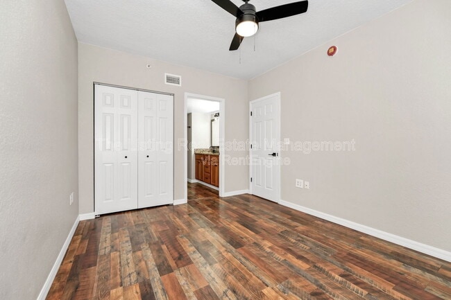 Building Photo - 2954 Sadina St