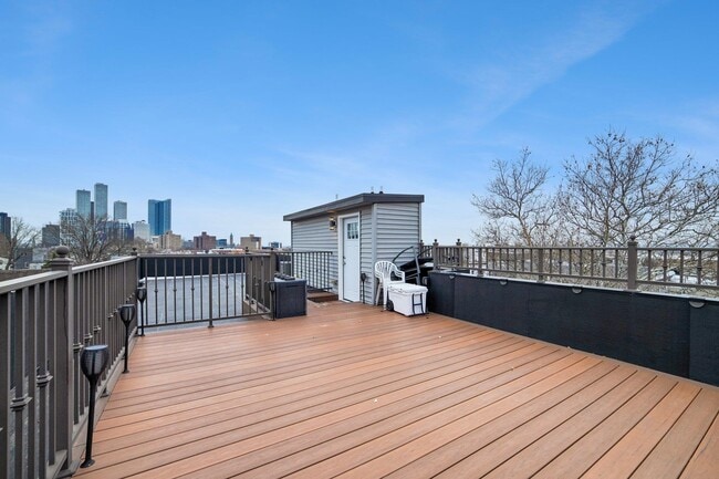 Building Photo - 46 Carlton Ave