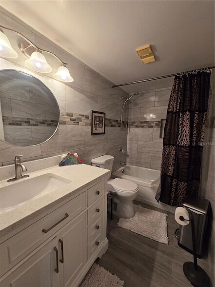 Building Photo - 105 4th Ave NE