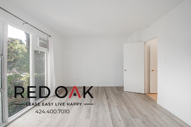 Building Photo - 1327 Laurel Ave