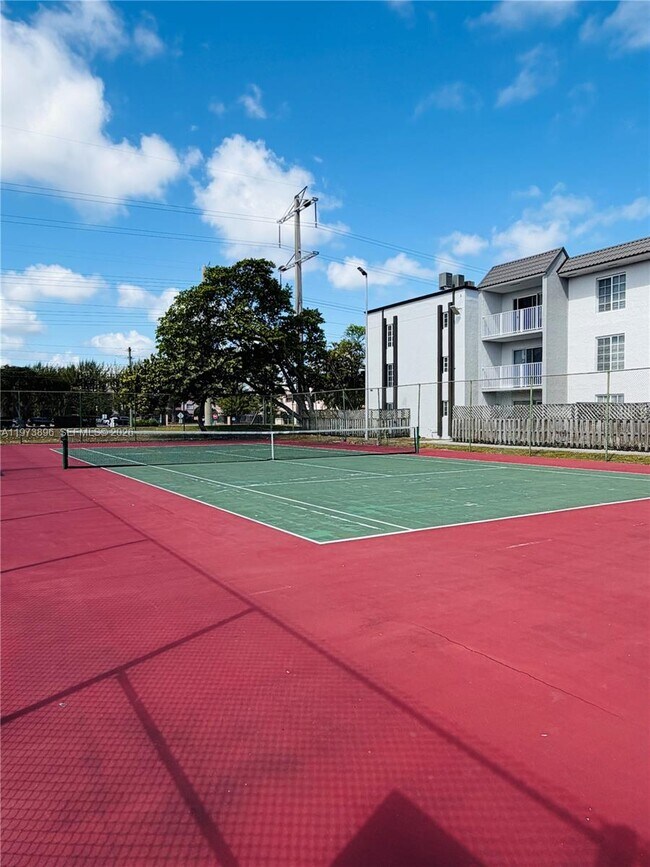 Building Photo - 4920 NW 79th Ave