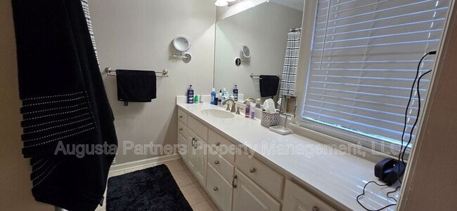 Building Photo - 289 Ashbrook Dr