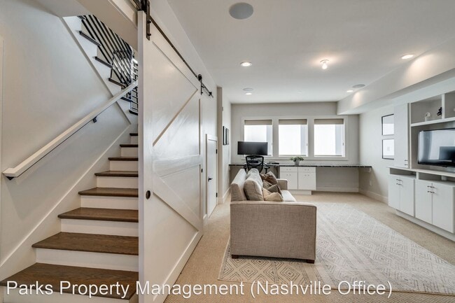 Building Photo - 3 br, 5 bath House - 206 S. 10th Street