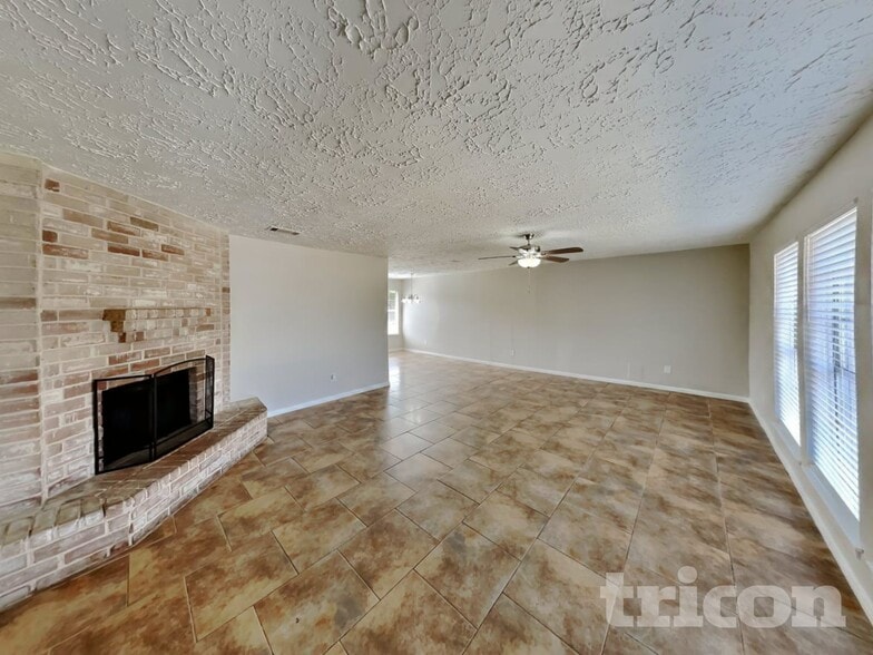 Building Photo - 20211 Cottonglade Ln