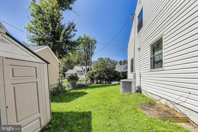 Building Photo - 5714 Ridgway Ave