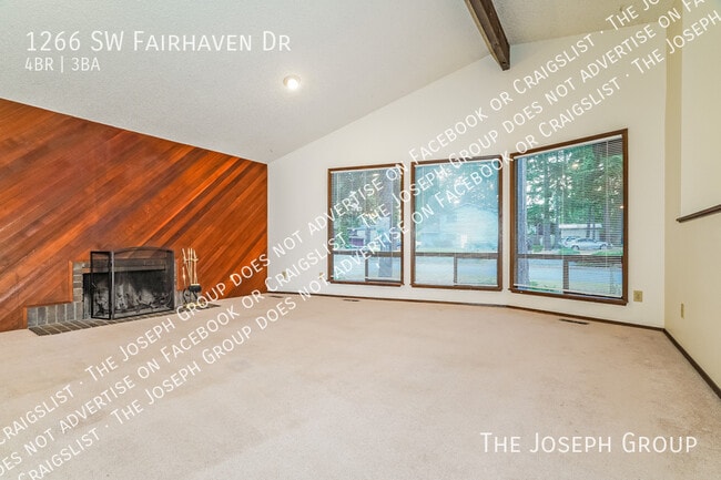 Building Photo - 1266 SW Fairhaven Dr