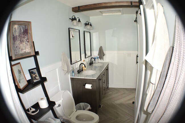 Building Photo - Bright, remodeled Sugarhouse Bungalow
