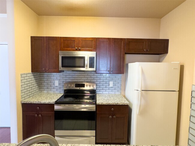 Building Photo - 9800 Pagewood Ln