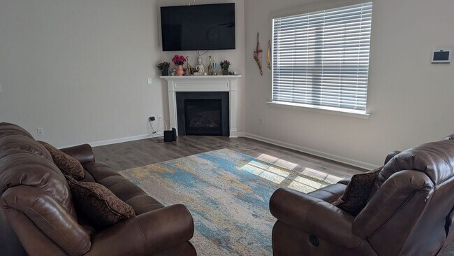 Building Photo - 3599 Village Springs Dr