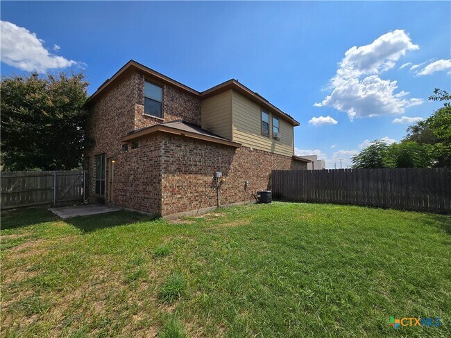 Building Photo - 203 Anne Louise Dr