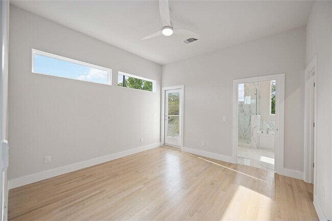 Building Photo - 5314 Suez St