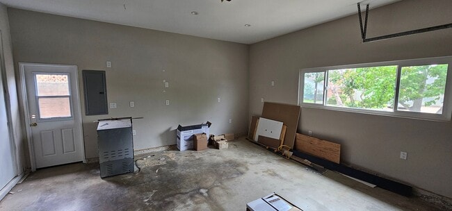 Building Photo - DEL CERRO / SAN DIEGO - Newly Remodeled Ch...