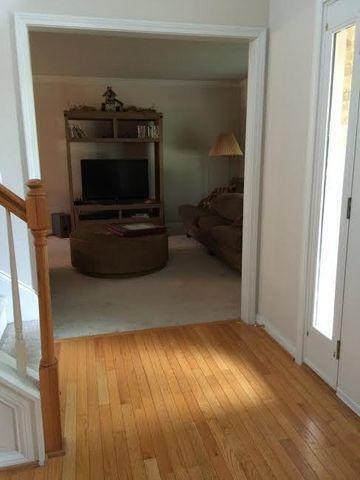 Building Photo - 560 Forest Hill Dr