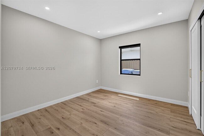 Building Photo - 1011 NW 30th Pl
