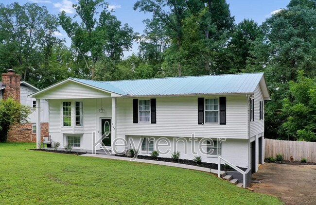 Building Photo - 2152 Ridgecrest Dr