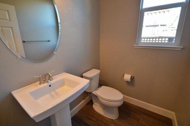 Building Photo - Home in Livermore Available for Move In!
