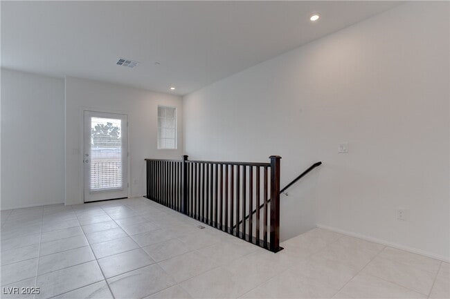 Building Photo - 618 Bellus Pl