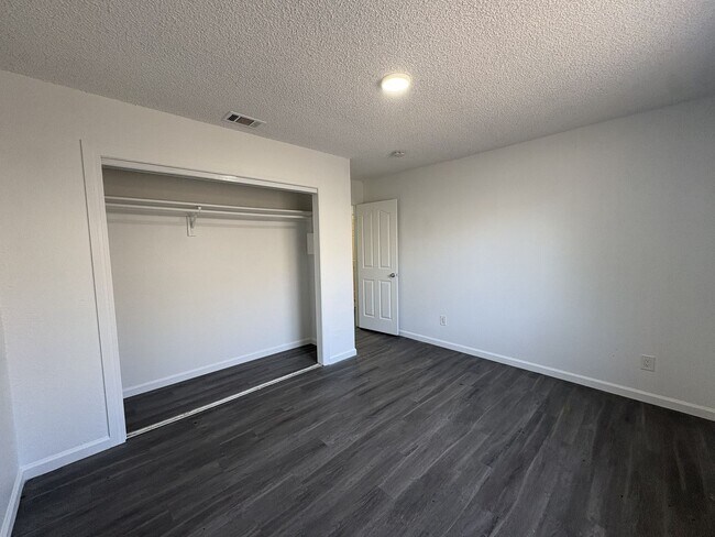 Building Photo - 6313 Hermosa St