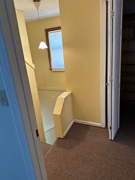 Building Photo - 22 Roundy St