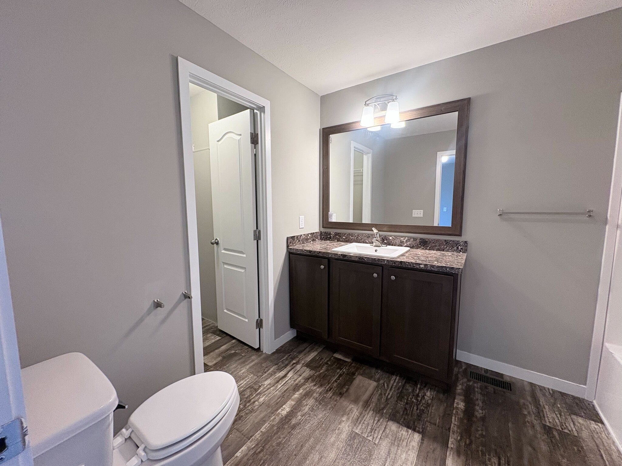 Building Photo - 10610 State Rte 762