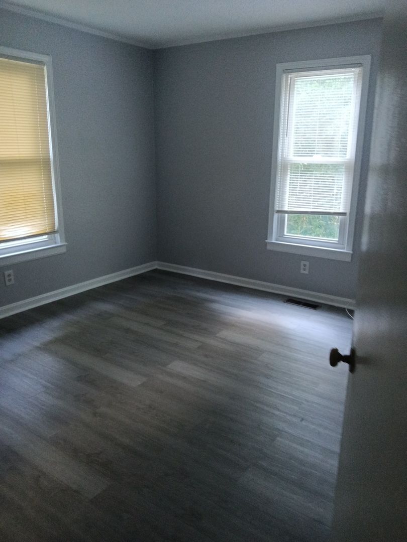 Building Photo - 204 East 16th St SW