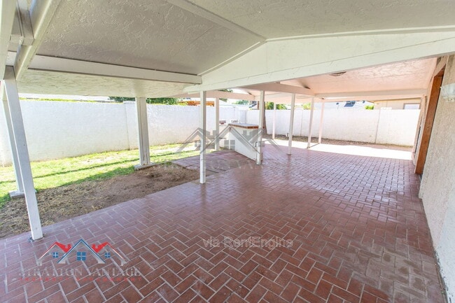 Building Photo - 8119 E Amelia Ave