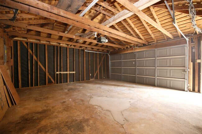 Building Photo - 11662 Sagewillow Ln