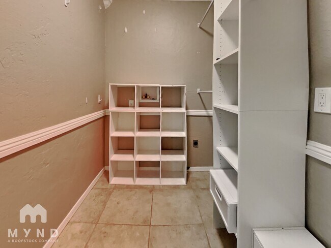 Building Photo - 17323 E Rosita Dr