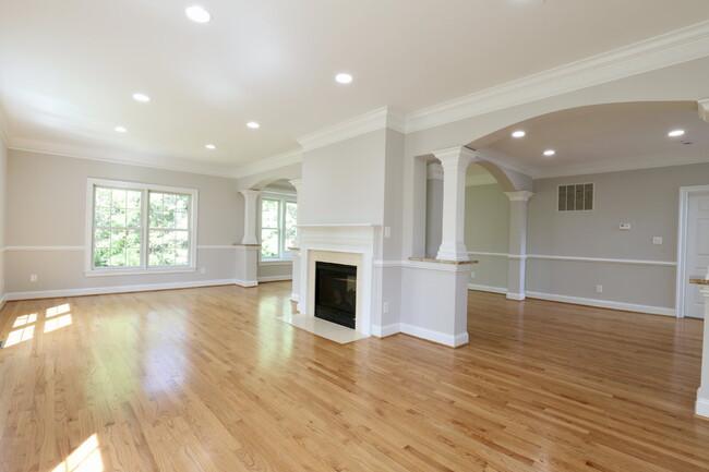 Building Photo - Welcome Home