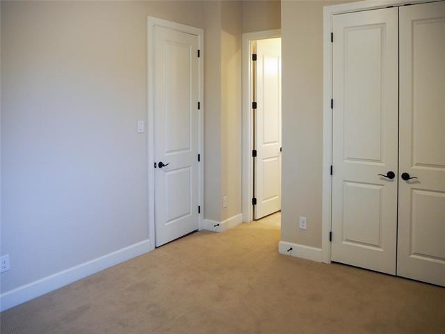 Building Photo - 400 Sunflower Ave