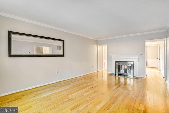 Building Photo - 2131 Kings Mill Ct