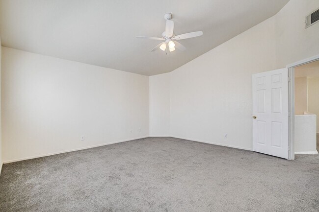 Building Photo - TOPAZ