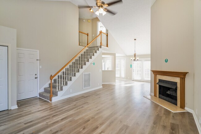 Building Photo - 114 Northlake Dr