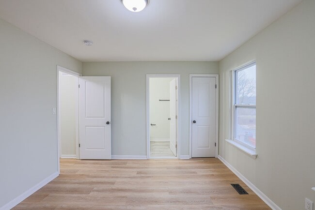 Building Photo - 758 Custis St