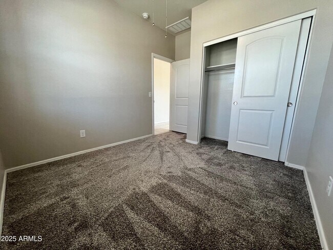 Building Photo - 28945 N Amber Way