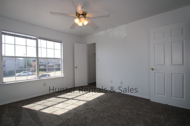 Building Photo - Ready for Move-In