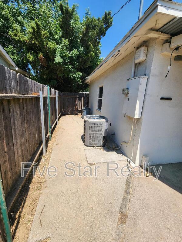 Building Photo - 598 Cassidy Ave