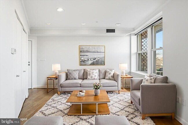 Building Photo - 1801 Calvert St NW