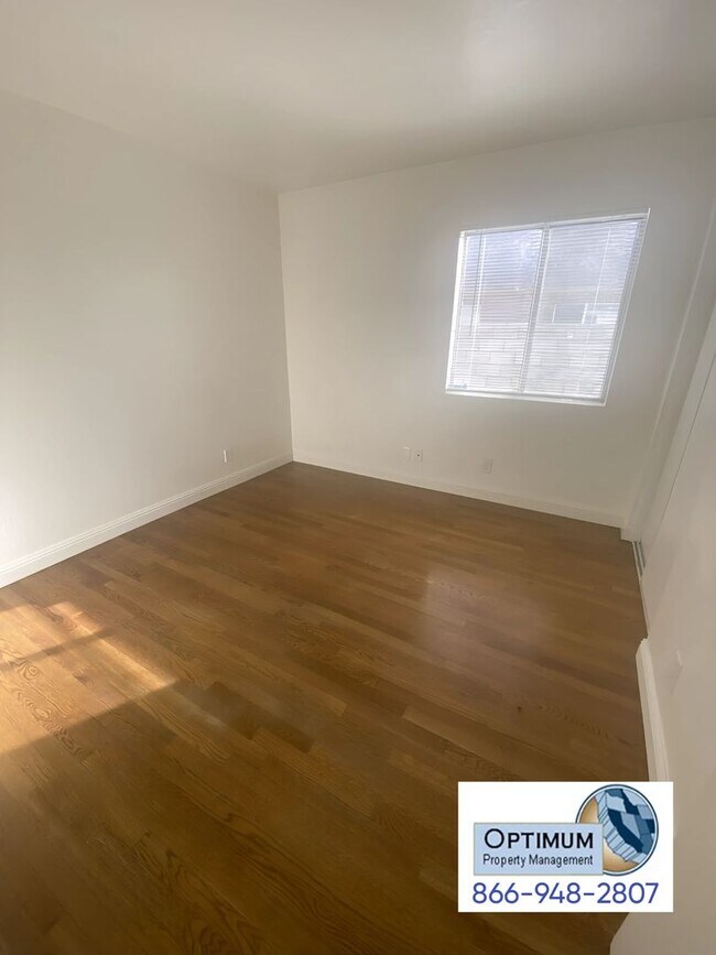 Building Photo - Charming 3-Bedroom, 2-Bathroom Home with E...
