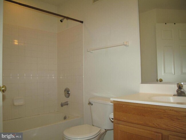 Building Photo - 8176 Skelton Cir