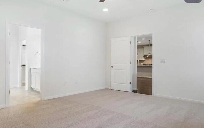 Building Photo - 4441 Arques Ave