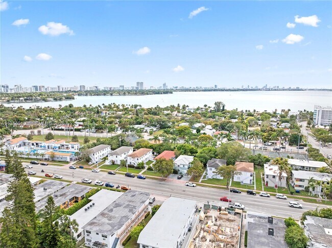 Building Photo - 1975 Normandy Dr