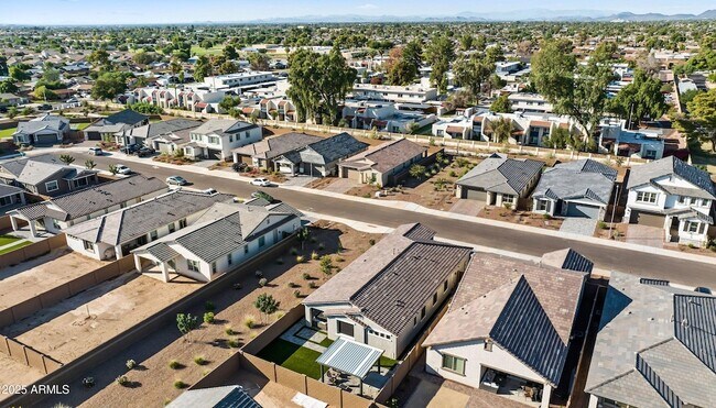 Building Photo - 5419 W Las Palmaritas Dr