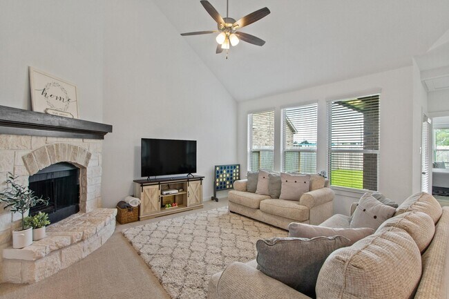 Building Photo - 12335 Summerbrook Dr