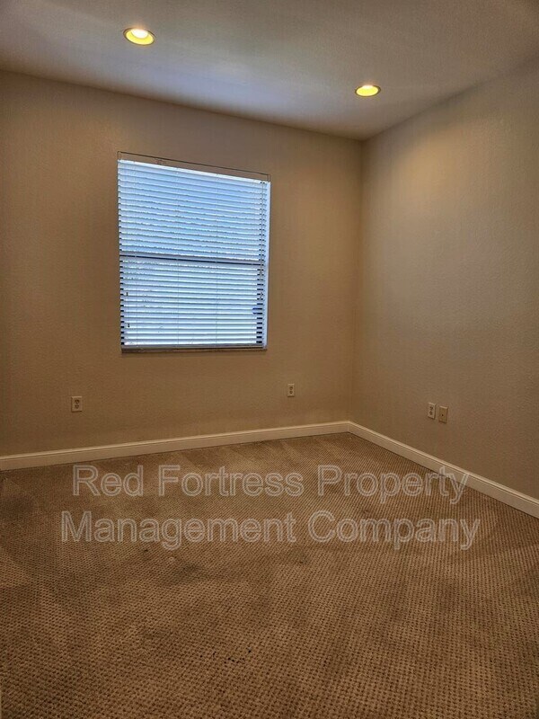 Building Photo - 15740 Portofino Springs Blvd