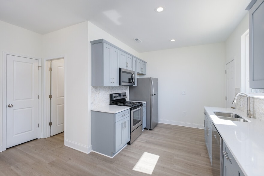 Building Photo - 1122 Rodey Ave