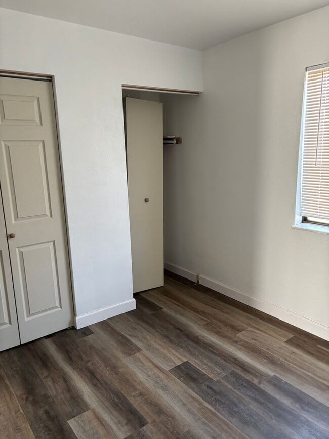 Building Photo - 104 N 27th St