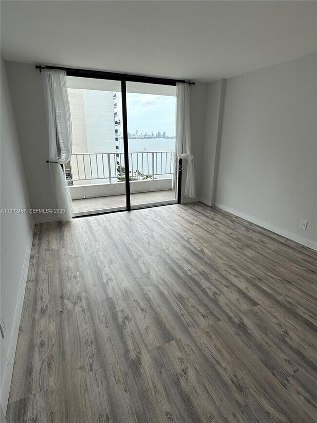 Building Photo - 200 SE 15th Rd