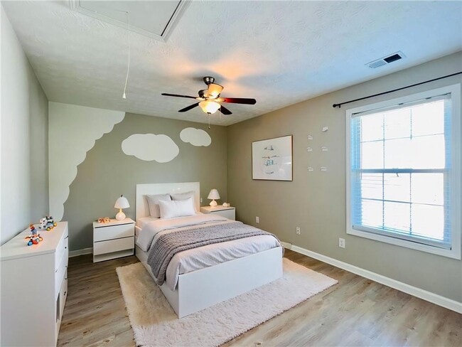Building Photo - 156 Weatherstone Dr